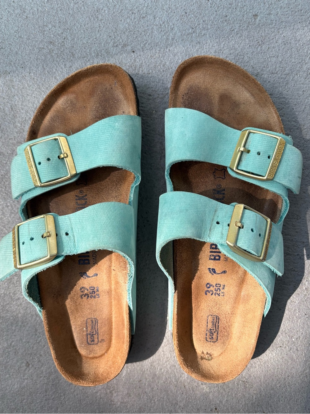 Birkenstock Arizona 2 strap leather sandals🔥8/39 narrow •soft footbed• Baby Blue